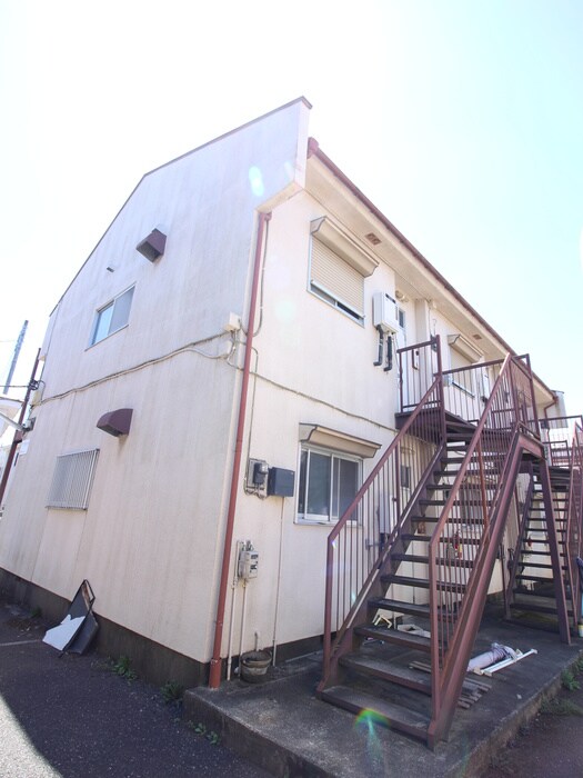 物件外観写真3　(エントランス部分)