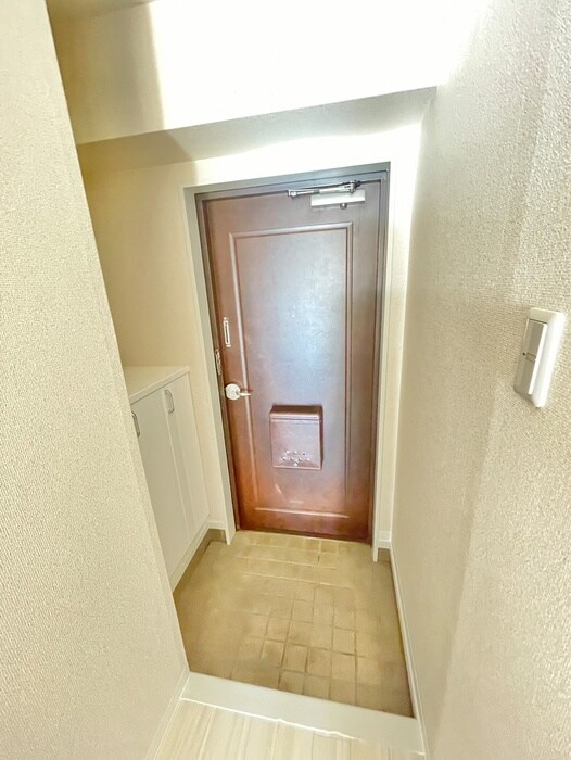 物件内観写真15　(玄関)