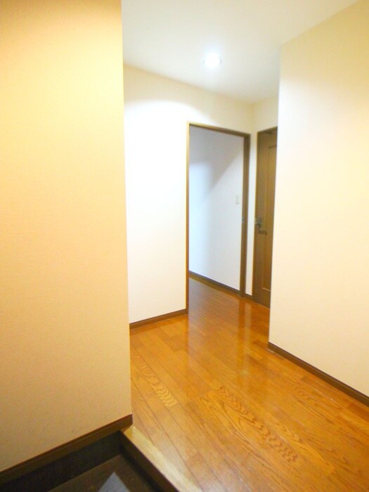 物件内観写真7　(玄関)