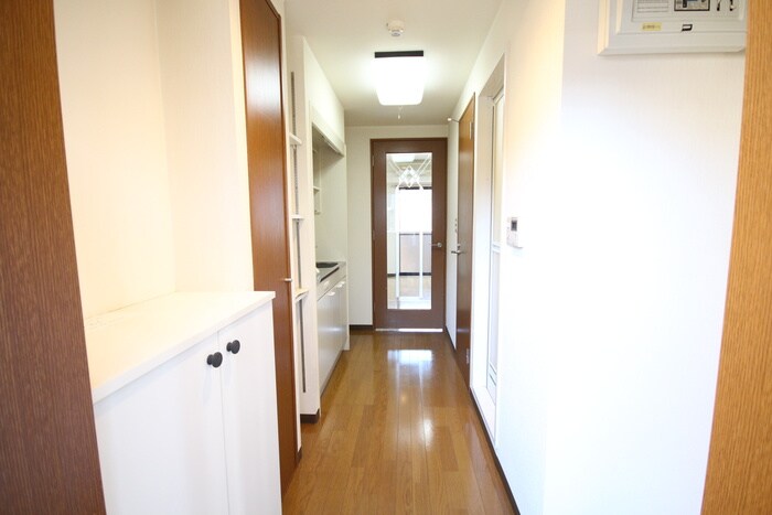 物件内観写真7　(玄関)