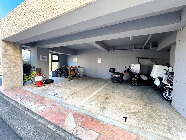 駐輪場