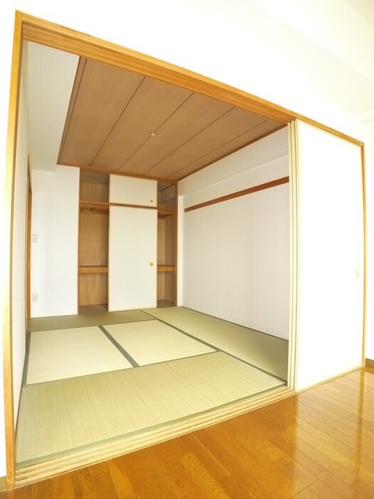 物件内観写真9　(居室)