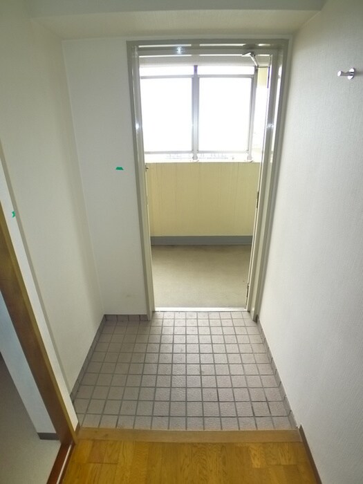 物件内観写真21　(玄関)