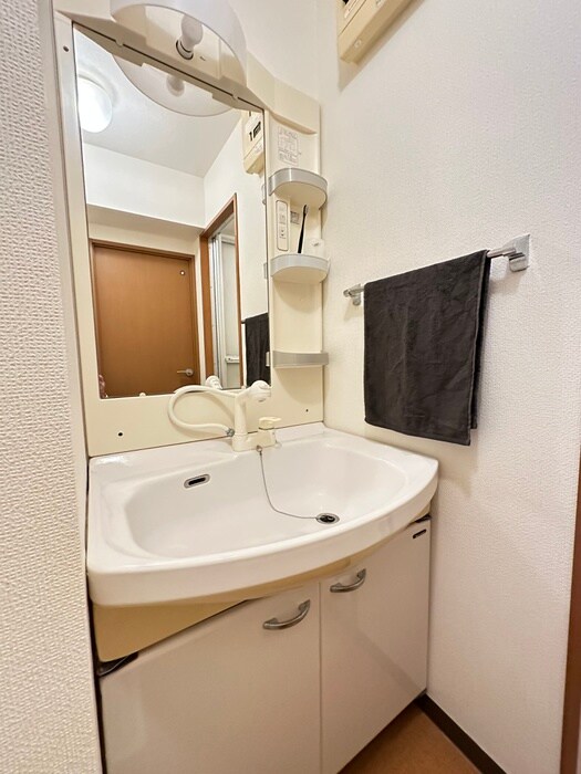 物件内観写真12　(洗面)