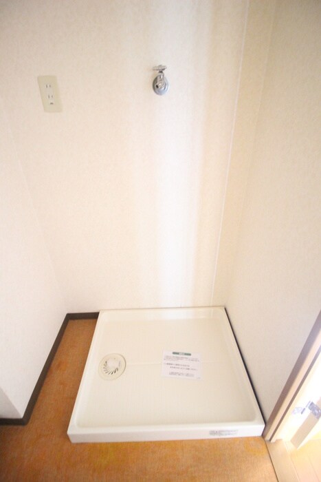 物件内観写真15　(洗濯機置場)