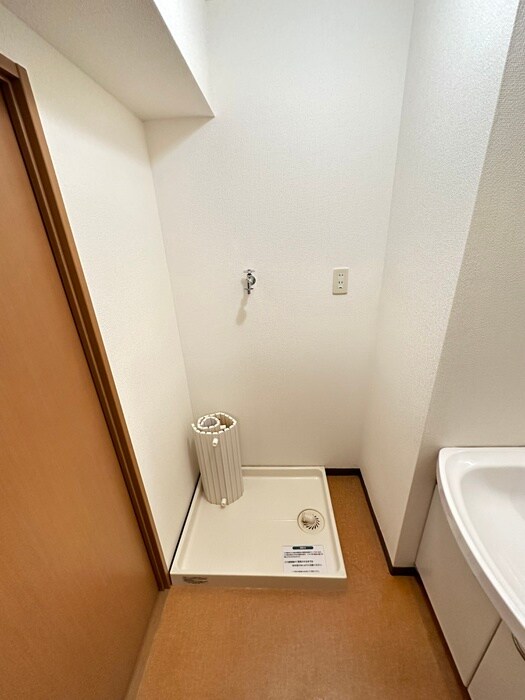 物件内観写真17　(洗濯機置場)