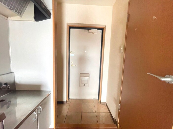 物件内観写真18　(玄関)