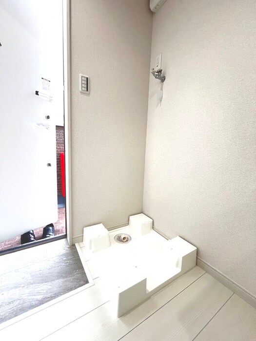 物件内観写真14　(洗濯機置場)