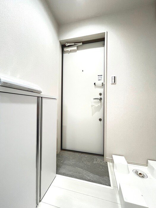 物件内観写真16　(玄関)