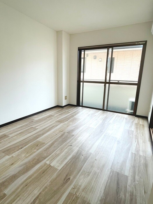 物件内観写真6　(居室)