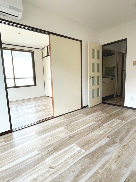 物件内観写真8　(居室)