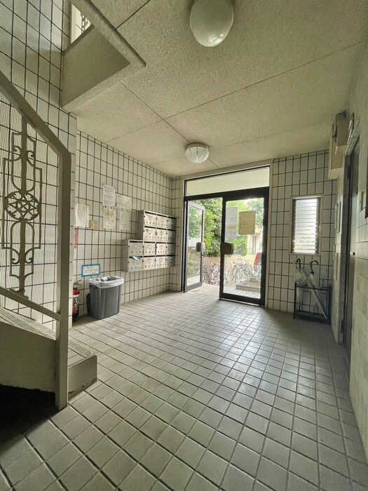 物件外観写真5　(エントランス部分)