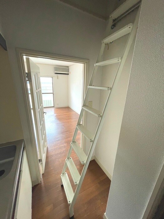 物件内観写真11　(廊下)