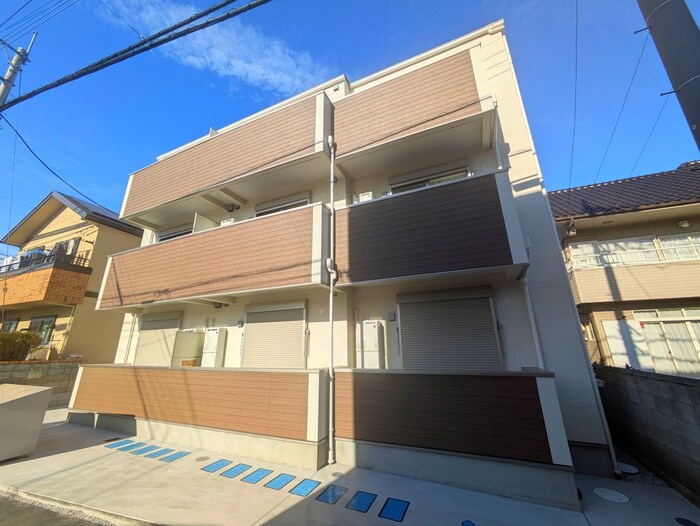 物件外観写真3　(エントランス部分)