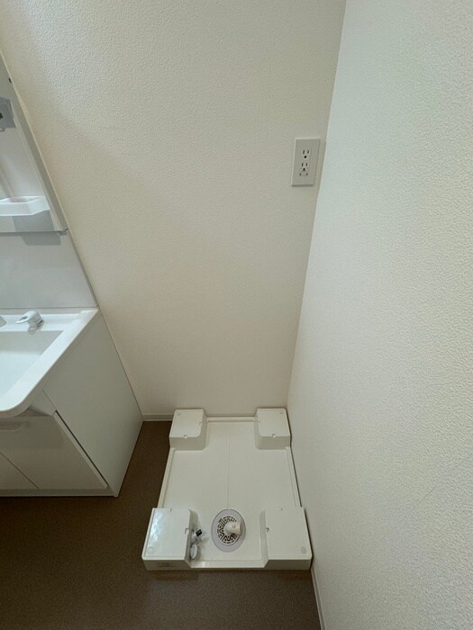 物件内観写真10　(洗濯機置場)