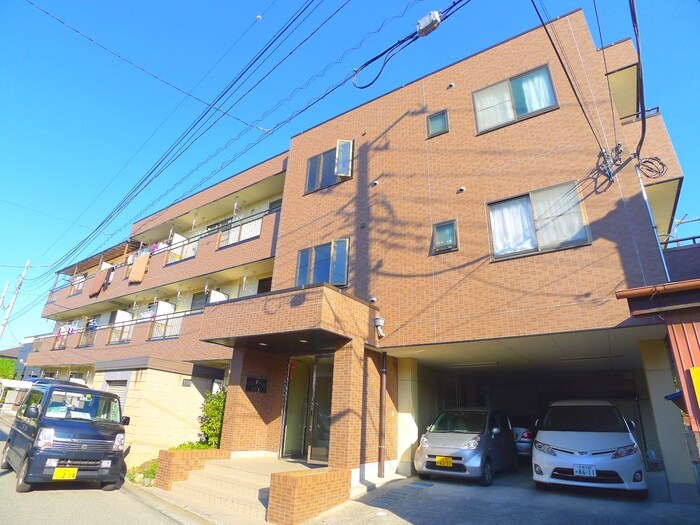 物件外観写真3　(駐車場)