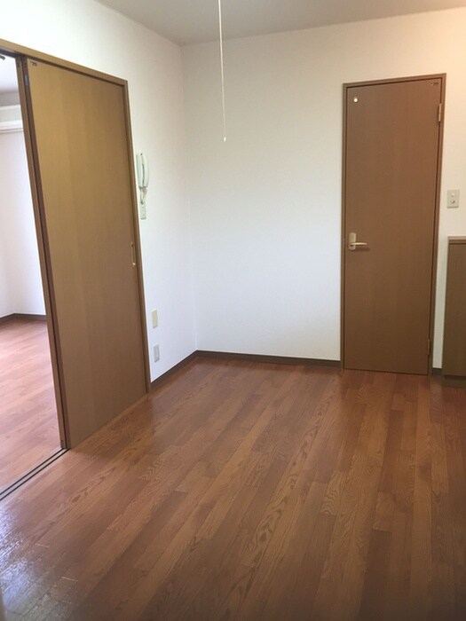 物件内観写真11　(廊下)