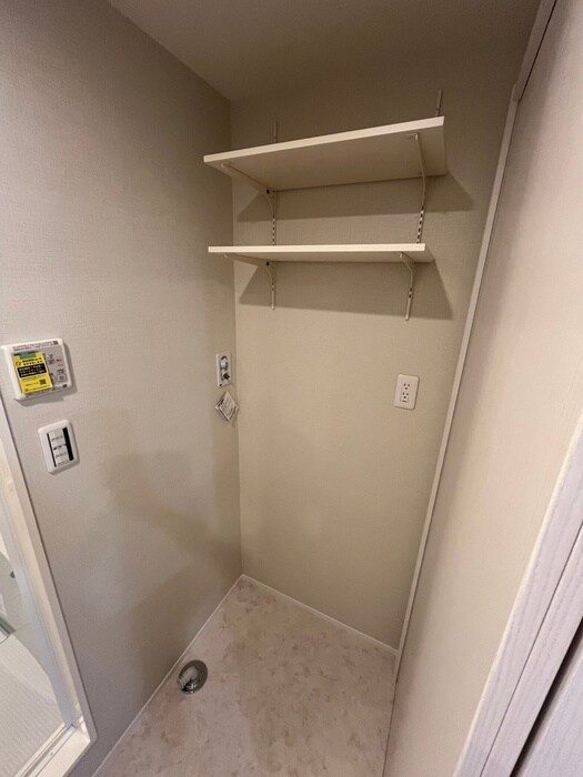 物件内観写真18　(洗濯機置場)