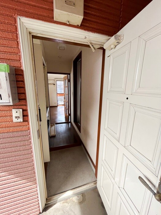 物件内観写真12　(玄関)