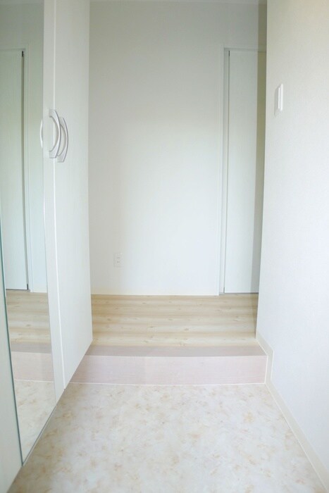 物件内観写真7　(玄関)