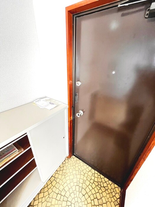 物件内観写真18　(玄関)