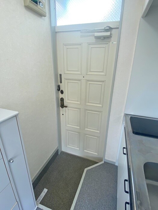 物件内観写真17　(玄関)