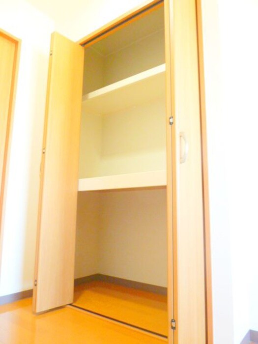 物件内観写真10　(収納)