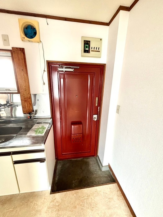 物件内観写真7　(玄関)