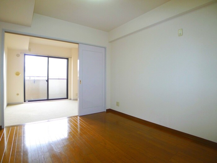 物件内観写真8　(居室)