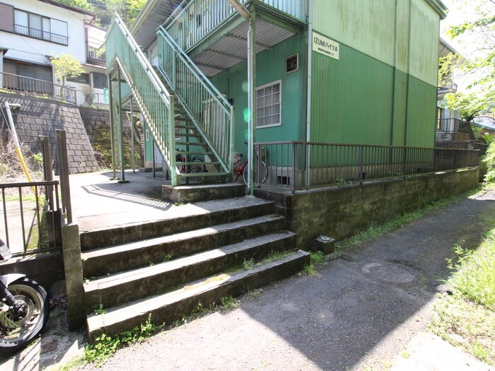 物件外観写真5　(エントランス部分)