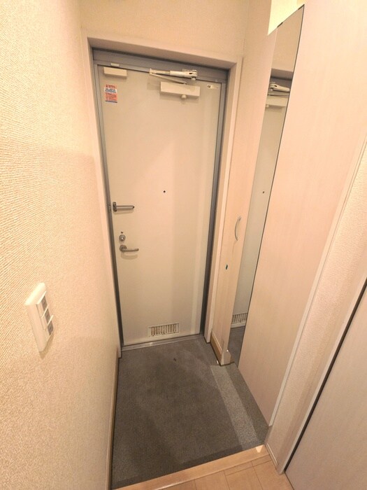 物件内観写真7　(玄関)
