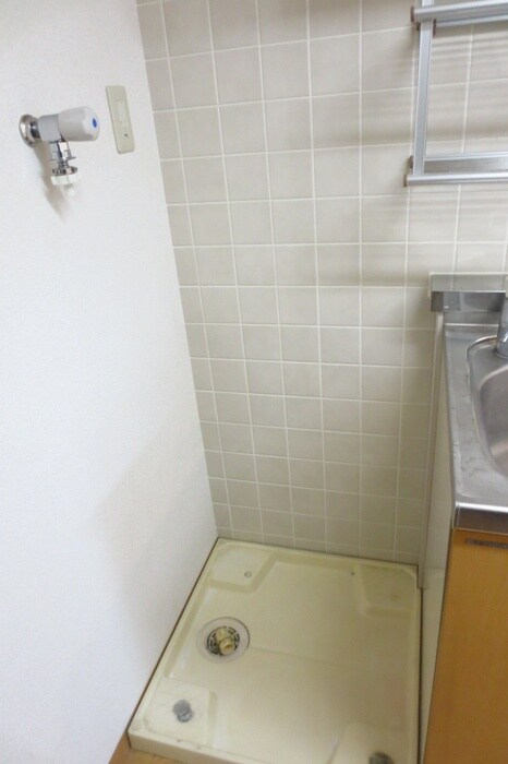 物件内観写真13　(洗濯機置場)