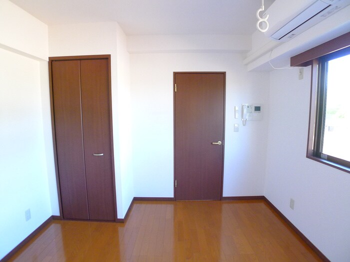 物件内観写真11　(居室)