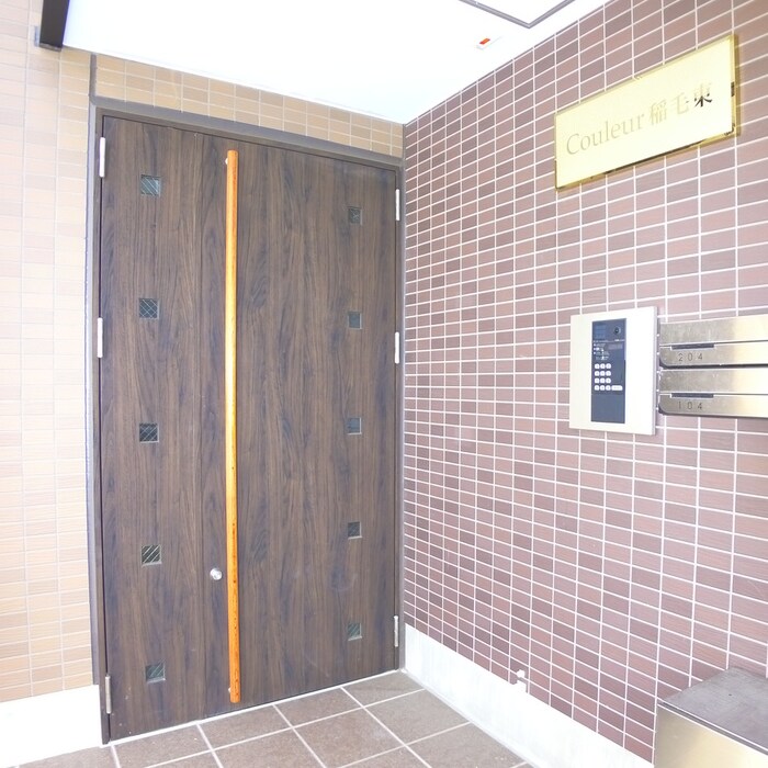 物件外観写真4　(エントランス部分)