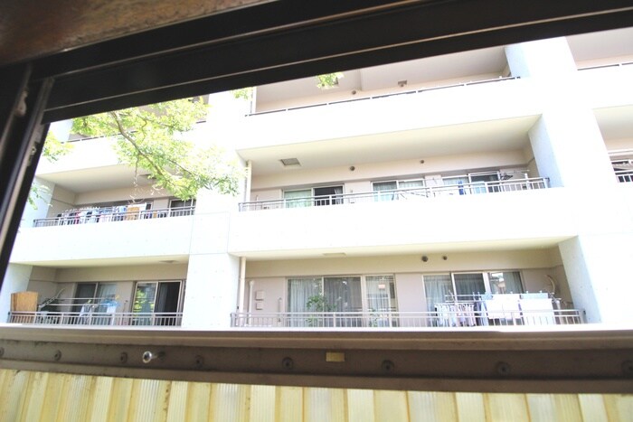 物件内観写真18　(室内からの展望)