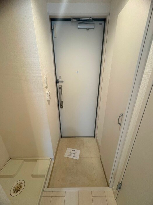 物件内観写真16　(玄関)