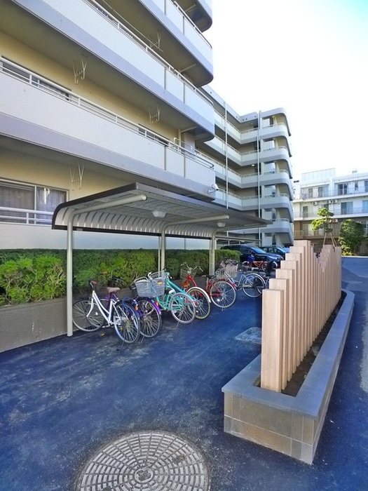物件外観写真5　(駐輪場)