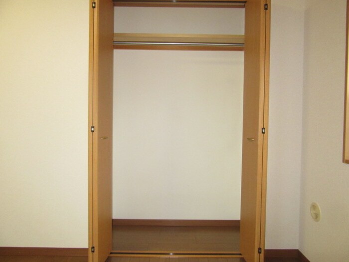 物件内観写真12　(収納)