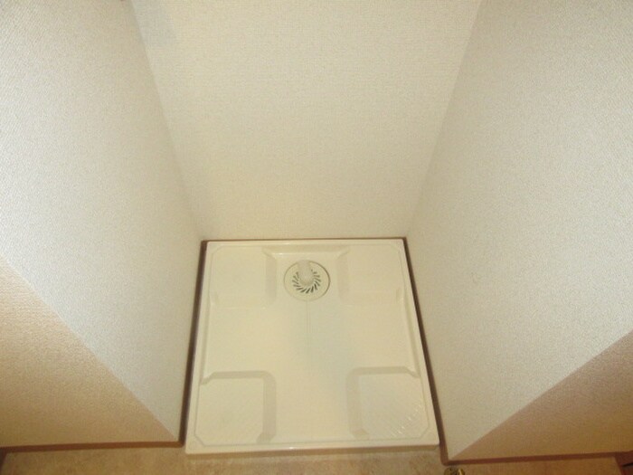 物件内観写真15　(洗濯機置場)