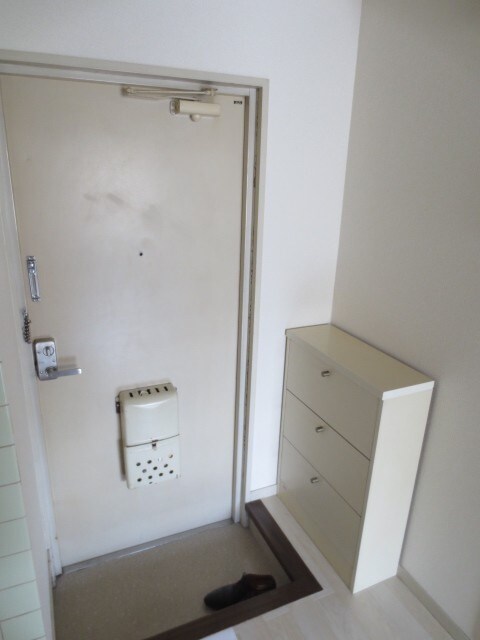 物件内観写真16　(玄関)