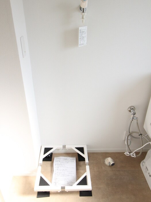 物件内観写真16　(洗濯機置場)