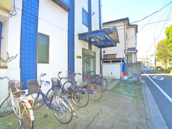 物件外観写真4　(駐輪場)