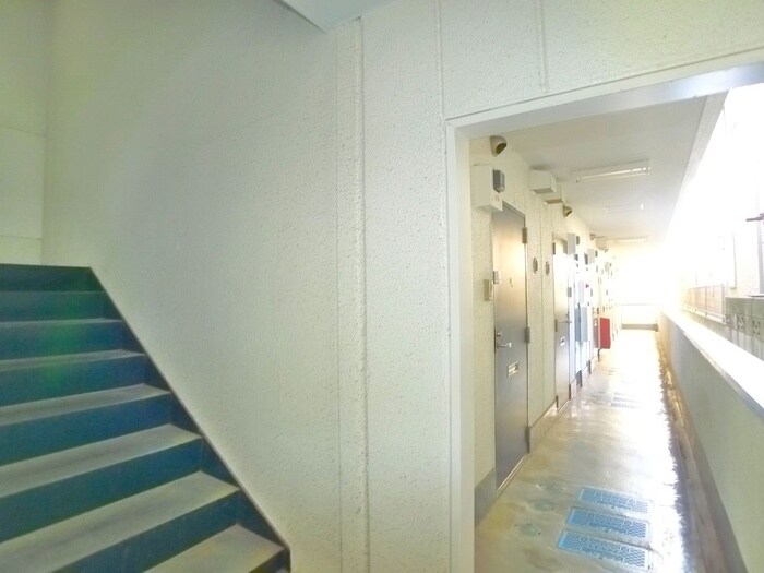 物件外観写真5　(エントランス部分)