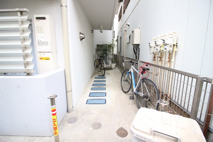 物件外観写真3　(駐輪場)
