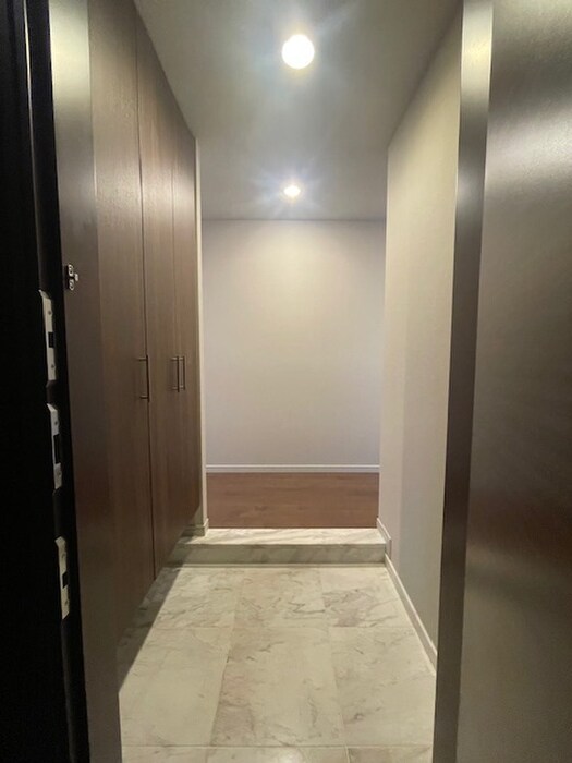 物件内観写真14　(玄関)