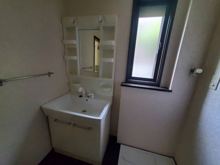 物件内観写真11　(洗面)