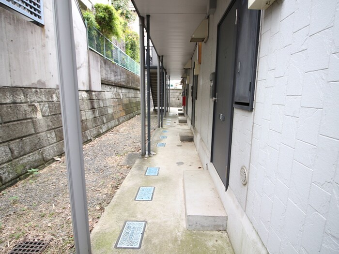 物件外観写真4　(エントランス部分)