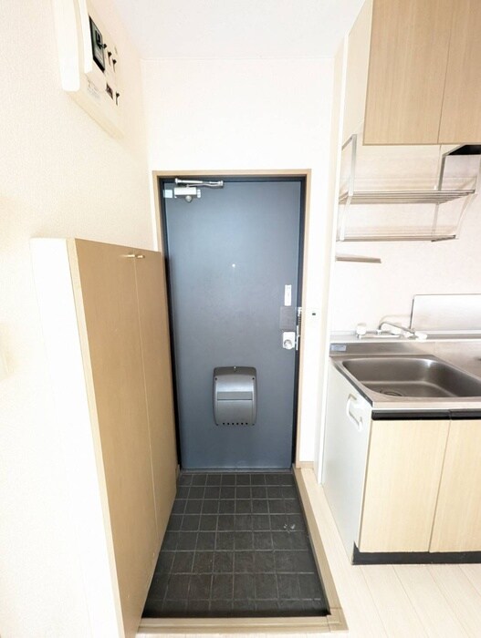 物件内観写真13　(玄関)