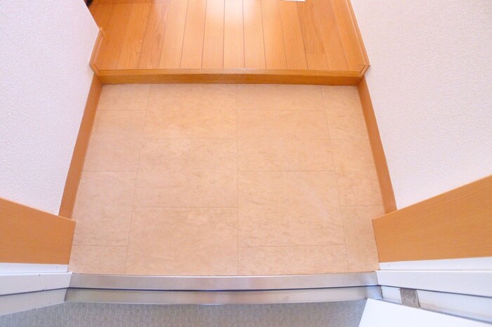 物件内観写真14　(玄関)