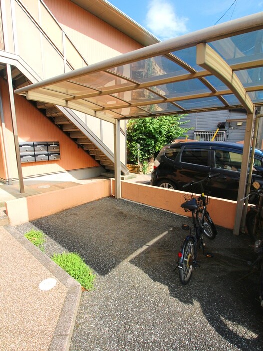 物件外観写真3　(駐輪場)